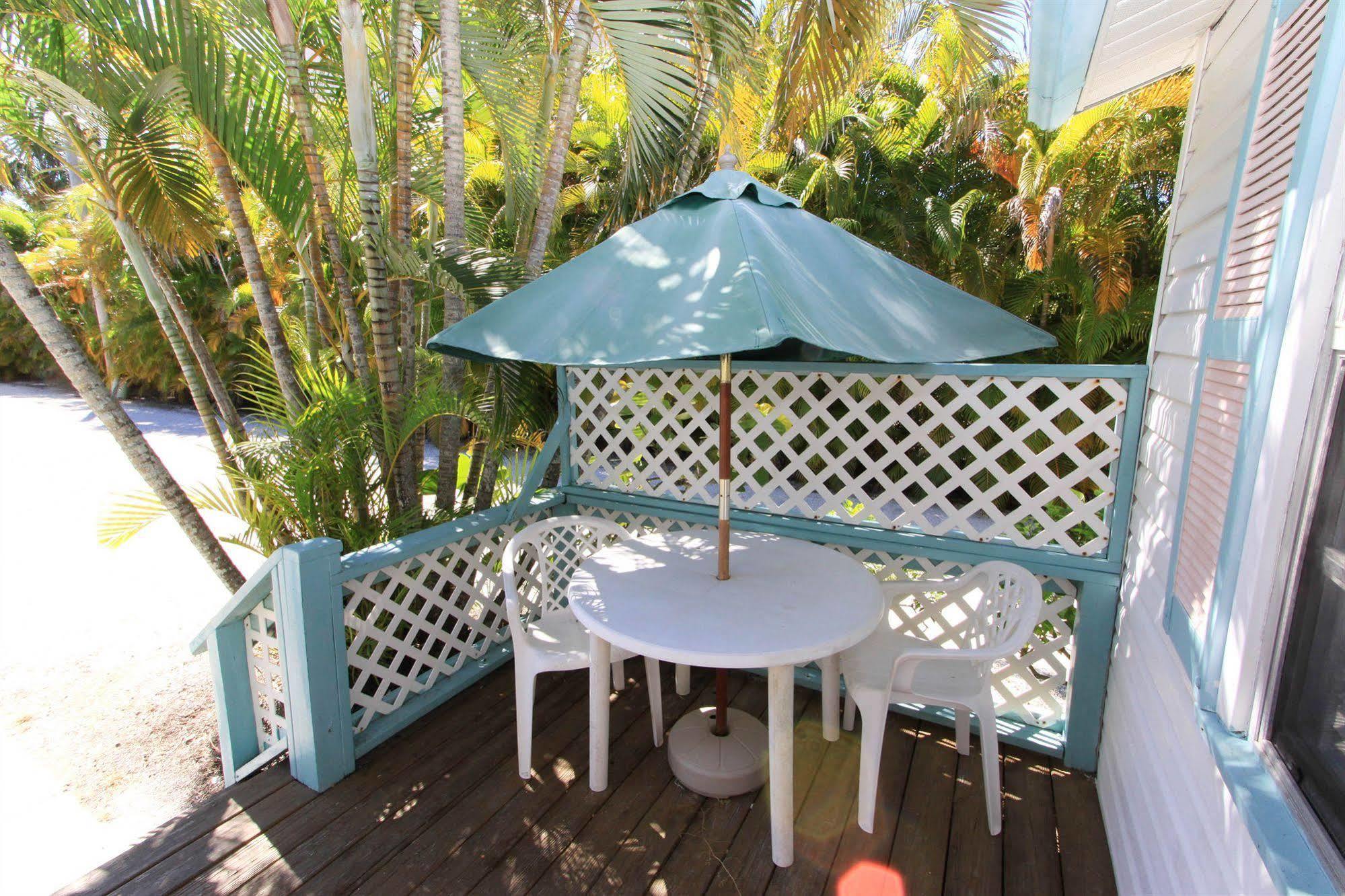 Gulf Breeze Cottages ซานิเบล ภายนอก รูปภาพ